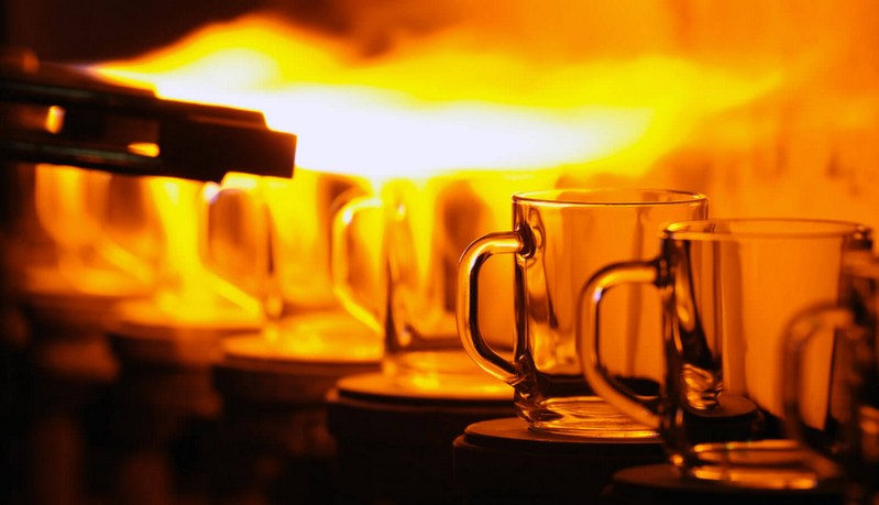 Come si produce il vetro? Un materiale dalle mille qualità