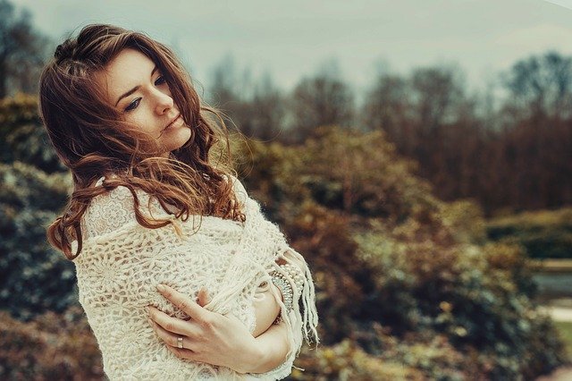 Perché cadono i capelli in autunno
