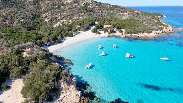 Scopri l’Arcipelago di La Maddalena in barca con la Motonave G. Garibaldi II"