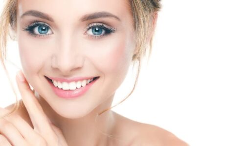 Trasforma il sorriso in poche e semplici fasi con faccette estetiche dentali